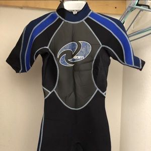 Women’s shortsleeved/shorts wetsuit size 8 (M/L)